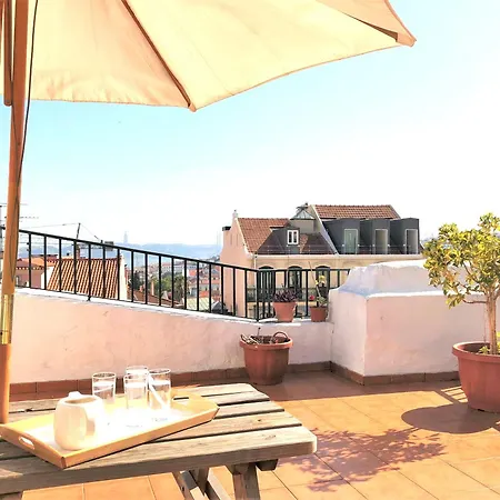 Апартаменты Sm3 Cosy And With Rooftop Terrace And Ac! In Principe Real, Near Bairro Alto Лиссабон