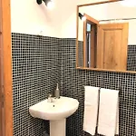 Sm3 Cosy And With Rooftop Terrace And Ac! In Principe Real, Near Bairro Alto *